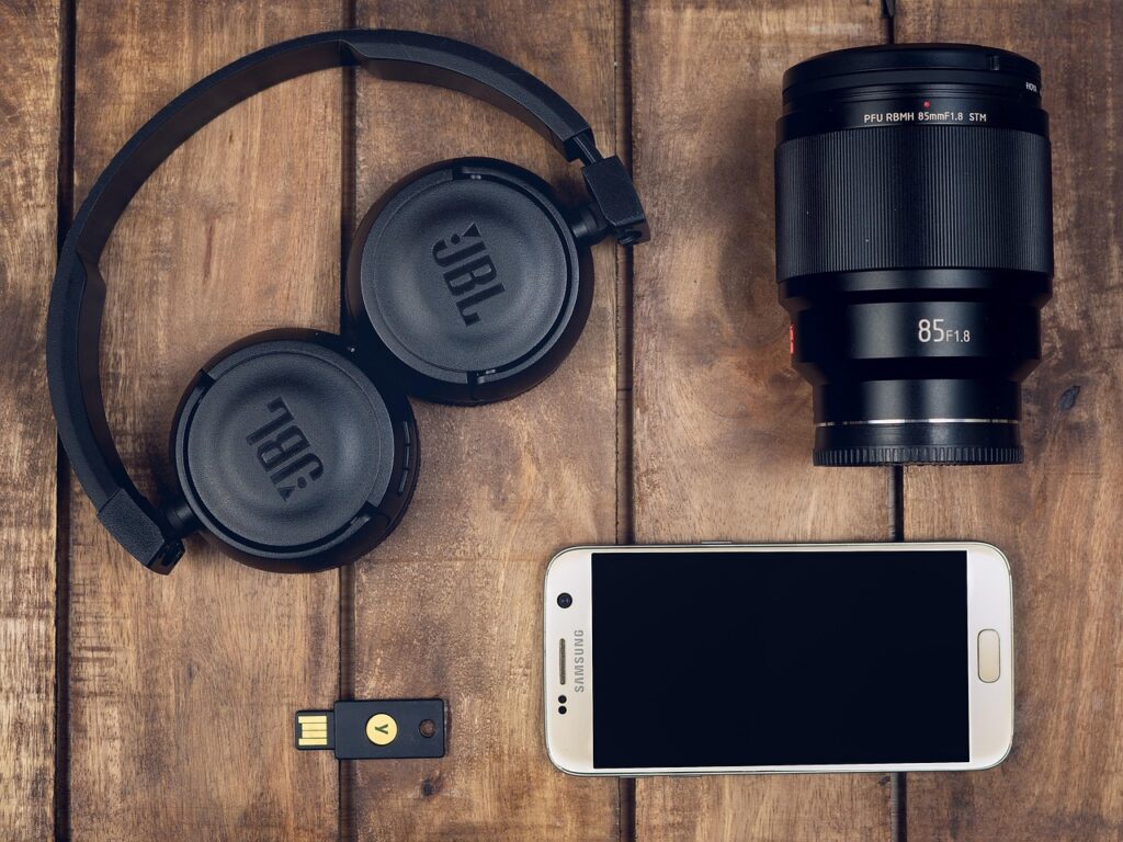 headphones, lens, photograph lens, phone, mobile, yubikey, ways to avoid this problem, stuff, photographic, photography, instrument, technology, jbl, samsung, viltrox, wooden background, in person, equipment, vintage, studio, professional, interview, yubikey, jbl, jbl, jbl, jbl, jbl